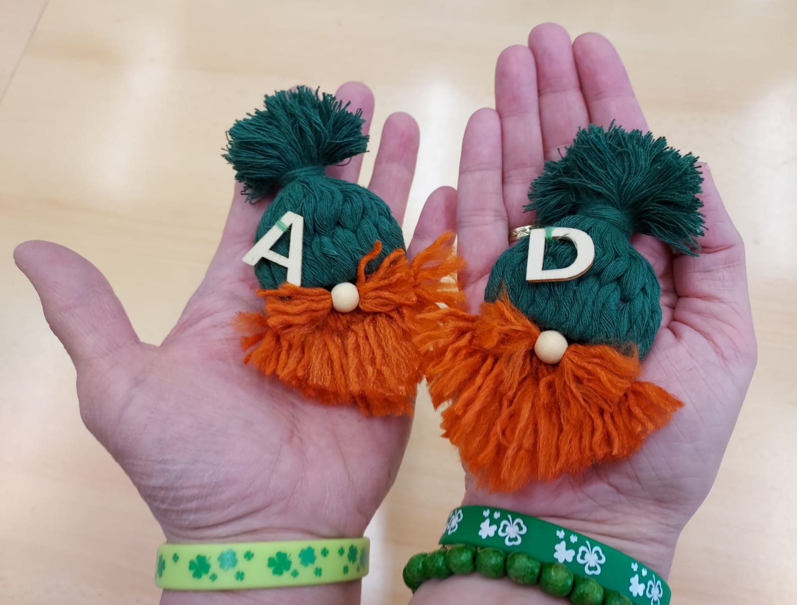 Macramé Leprikonky vytvořila Dáša Adamová z Třince