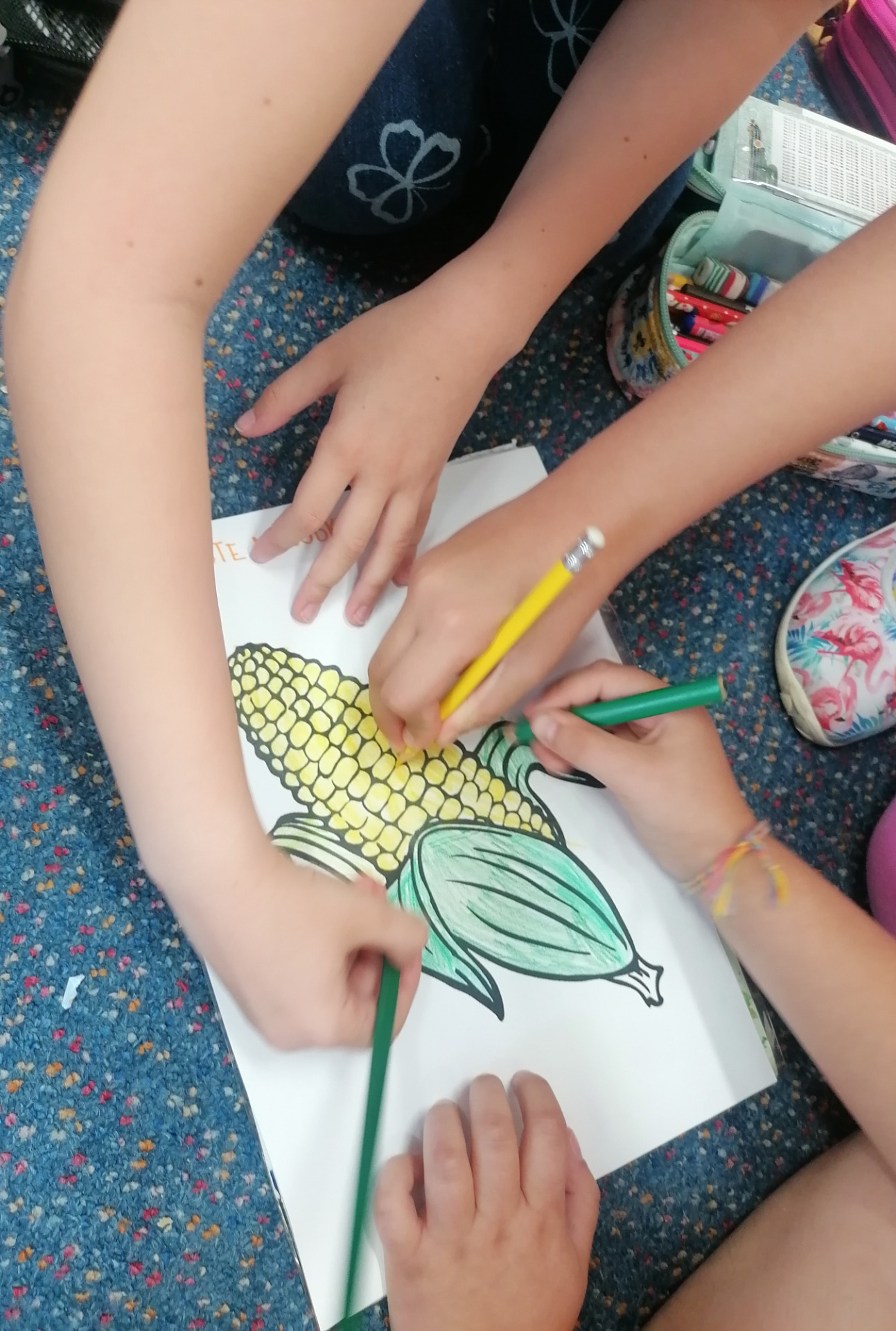 Víc rukou víc vybarví:-)