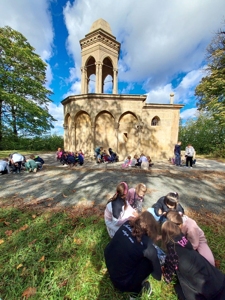 Každý se uhnízdí tam, kde se mu zrovna líbí